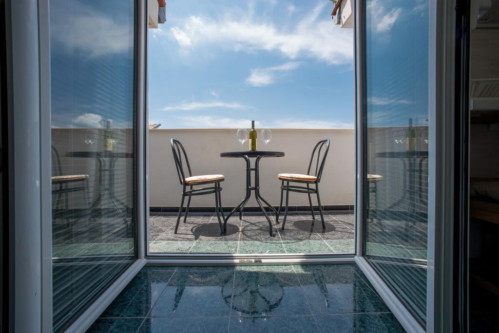 Apartmani Krgusic Teodo Esterno foto