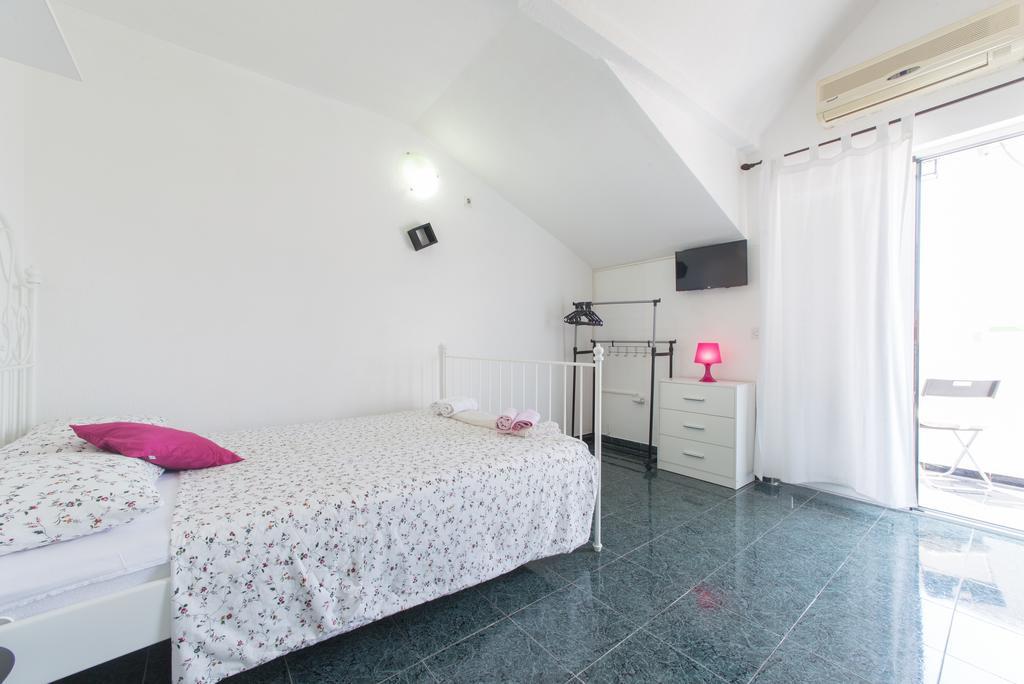 Apartmani Krgusic Teodo Esterno foto