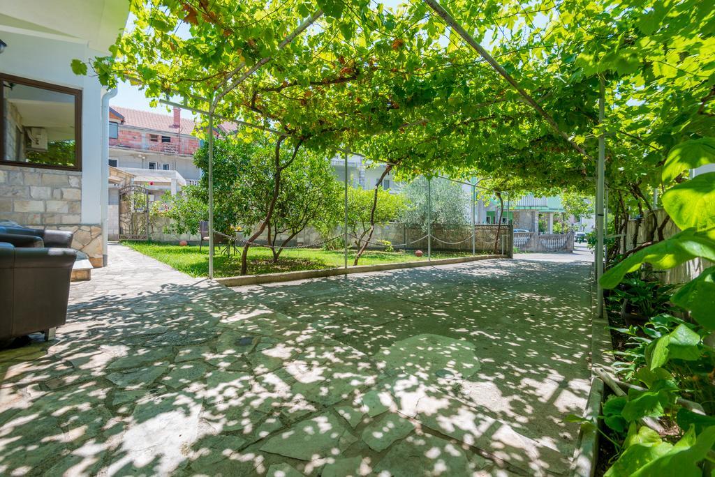 Apartmani Krgusic Teodo Esterno foto